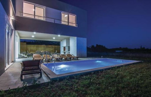 Three-Bedroom Holiday Home In Kozino - Photo 5