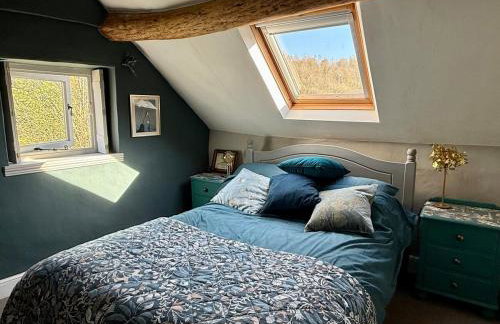 Charming Escape - Dog-Friendly Writer's Stone Cottage in the Stroud Valleys - Photo 24