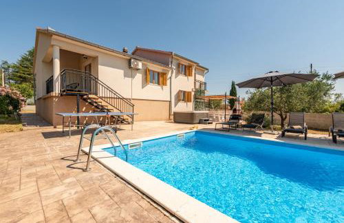 New! Holiday Home Tina with pool - Foto 6