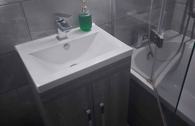 AWESOME 1 Bedroom Flat in Doncaster 2 - Photo 9