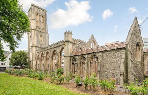 Central Apt-2Bed 2Bath-AC unit-By FabAccommodation - Foto 12