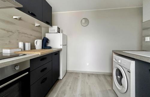 Appartement lumineux, épuré avec balcon et parking - Foto 12