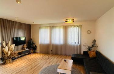 Luxury 2 bedroom apartment and garden - Foto 6
