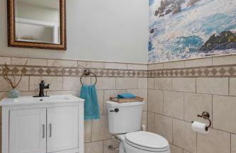 Expansive Ocean-View Retreat with Home Theatre & Spa - Foto 29