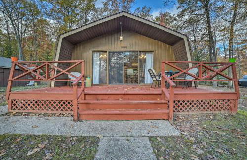 Less Than 3 Mi to Higgins Lake Roscommon Cabin with Deck - Foto 21