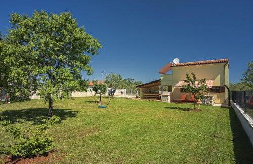 Ferienhaus mit Badminton- und Minifussballplatz - Foto 20