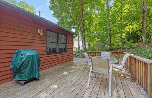 Tranquil 3BR Retreat Game Room Deck Beach Pass - Foto 28