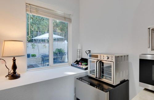 Walk to Main St! Pet-Friendly Alhambra Studio - Foto 10