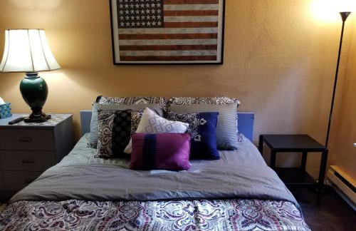 Lovely One bedroom condo with indoor fireplace. - Foto 7