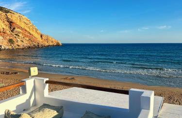 Cave Beach House Milos - Foto 1