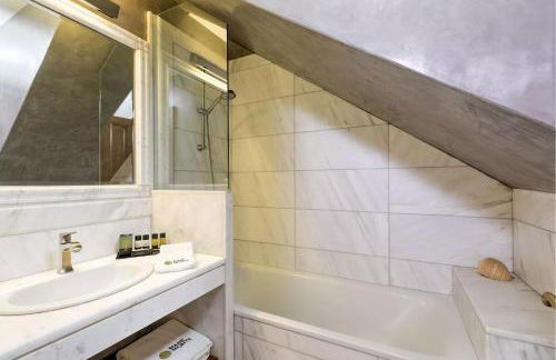 Mare Monte Luxury Suites - Photo 7