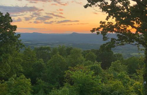 Clouds Cabin - HotTub, Mtn View, Pets - Photo 11