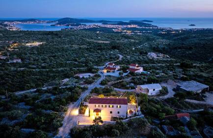 Luxury Stone Villa Smokvica, Heated Pool, Sauna, Jacuzzi, Sea View - Photo 10