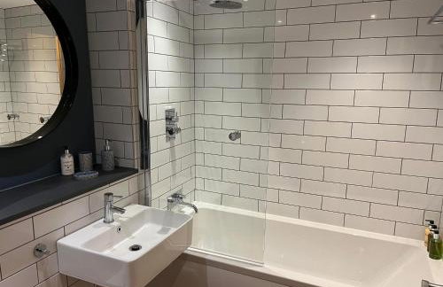 The Barn House - Swimming Pond,Jacuzzi,Chicks! - Foto 11