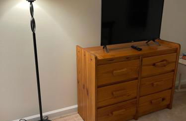 Charming Entire 3 Bedrooms House with AC and Wifi - Foto 8