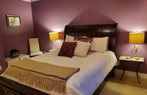 Woodshores Retreat - cozy retreat, hot tub, Lk MI - Photo 17