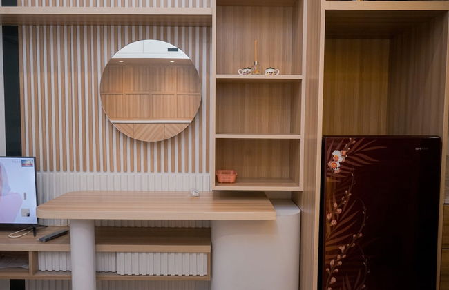 Modern And Comfy Studio At Collins Boulevard Apartment - Foto 6