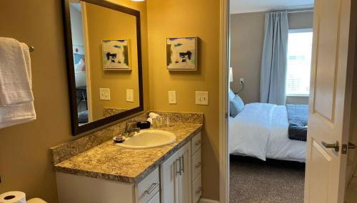 Retreat At The Charles Fast WiFi WasherDryer - Foto 5