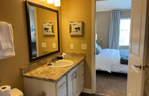 Retreat At The Charles Fast WiFi WasherDryer - Foto 5