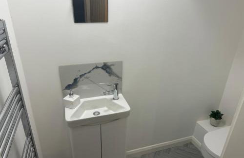 Newly constructed 3 bed town house next to the canal with Private Car Park - Foto 8