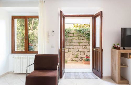 Spacious 3-Bedroom Apartment with Courtyard in Tempio Pausania - Perfect for Families - Foto 31