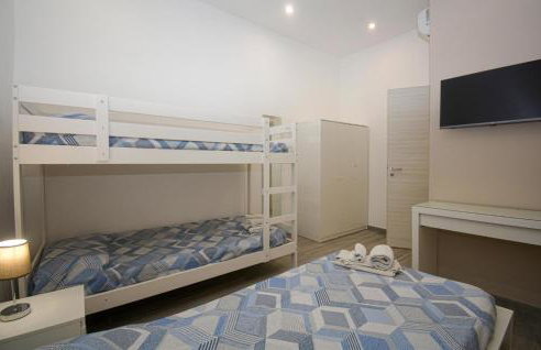 Cozy Home In Solarino With Wifi - Foto 15