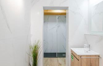 Authentic Studio with Terrace by HostWise - Foto 67