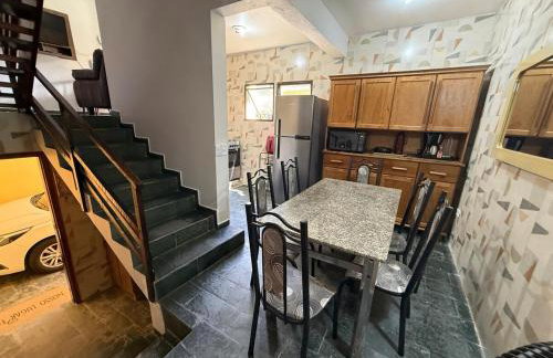 TRIPLEX piscina churrasqueira lava e seca Wi-Fi e 2 TVs em Condomínio com 90m2 no centro de Ubatuba - Foto 3