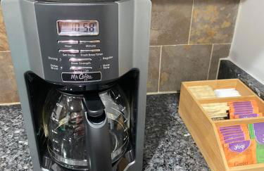 Charming 3bd Alexandria House, 11 miles to DC, Nice front view - Foto 47