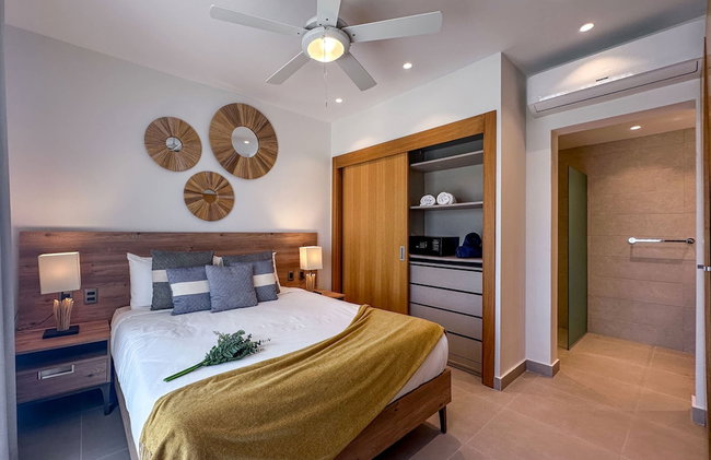 Exclusive Penthouse With Picuzzi Steps From Beach - Foto 45