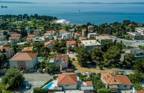 Villa KaTess with heated pool - Photo 9