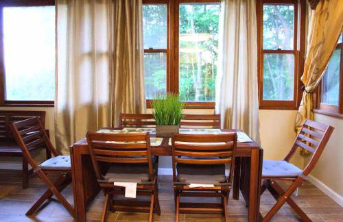 Rare River Views & Access, Cabin by Eden Islands - Foto 13