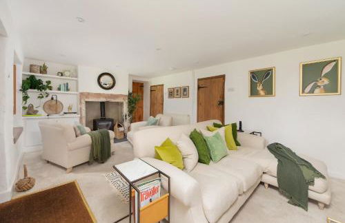 Beautiful Cottage nr Mendip Hills Private Parking - Photo 2