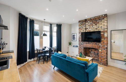 Stylish modern apartment near the city centre with nearby off-road parking - Foto 5