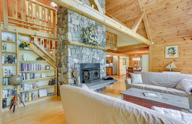 Pocono Dog-Friendly Home on River - Foto 1