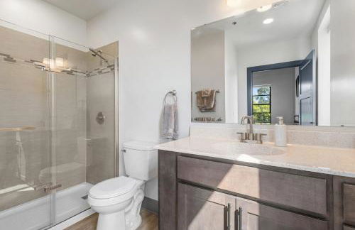 NEW 1BR Luxury Condo Private Balcony 303 - Foto 4