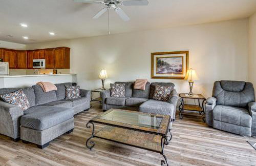 Lakefront Osage Beach Condo: Dock Your Boat Here! - Foto 6