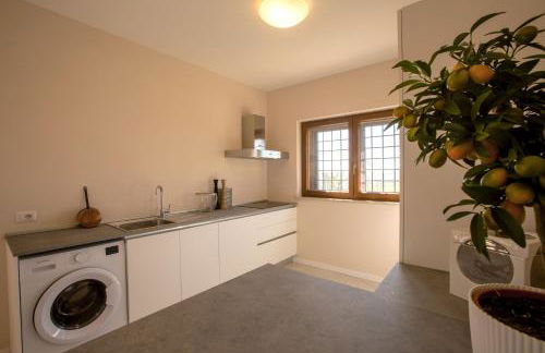 Casale Medi - Nuove ed eleganti case con giardino, vista e piscina condivisa - Foto 18