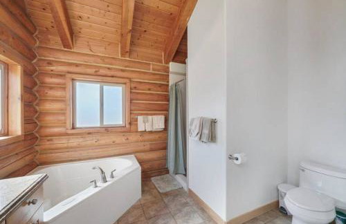 Splendor Valley Farms Huge Log Cabin with King Bed Bunk Beds and Game Room - Photo 30