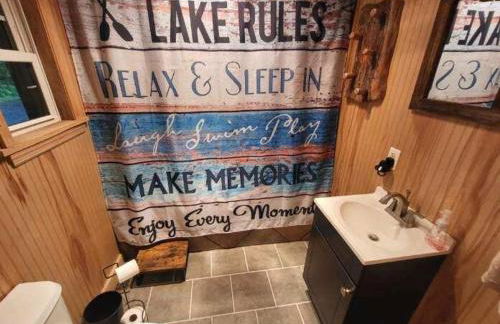 Spacious, modern, home by the lake! - Foto 28