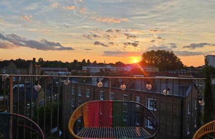 Roof Terrace, 2-bed 2-bath, Stoke Newington - Foto 22
