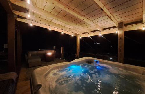 Hocking Hills Cabin, Hot Tub, Private Pond - Foto 16