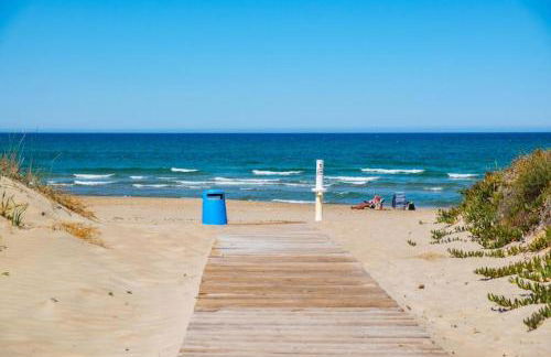 APARTAMENTOS EL SOL a 20 metros del mar - Photo 25