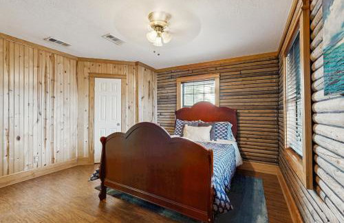 Bacliff Family Getaway with Game Room and Private Pool - Foto 16