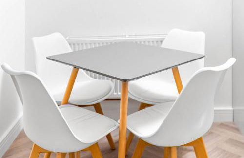 Stylish Apartment - Fast WiFi - Netflix - On Street Parking 1BR - Foto 7