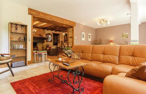 Spacious farmhouse with private heated pool in a rustic garden - Foto 4