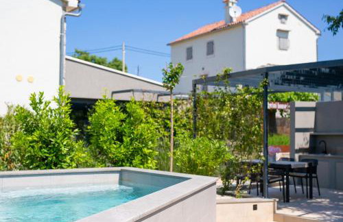 Luxury Jerini Barn - Photo 31