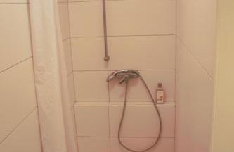 Apartment Rainer mit großen Parkplätzen vorm Gebäude - Foto 8