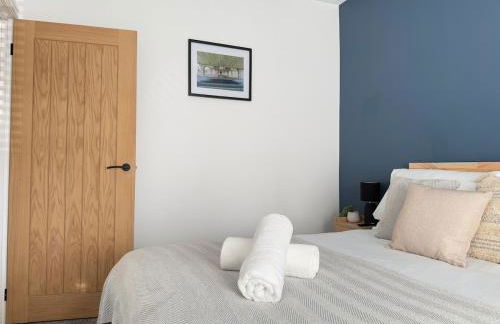 Comfy 4 Bed Home - Port Talbot - Perfect for Contractors & Families - Foto 7