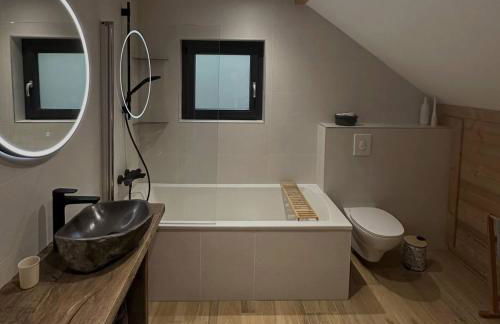 Les 2 Sapins - 10 personnes - Lits faits, Serviettes et ménage inclus - Foto 18